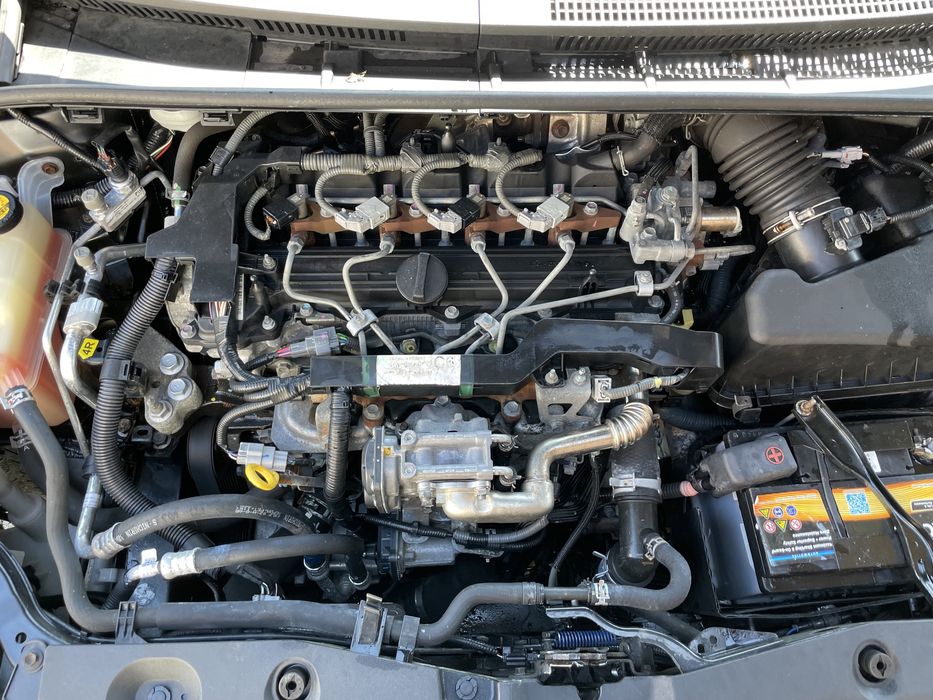 Двигун Toyota Avensis t27 2.0 D-4D 1AD-FTV 2013р