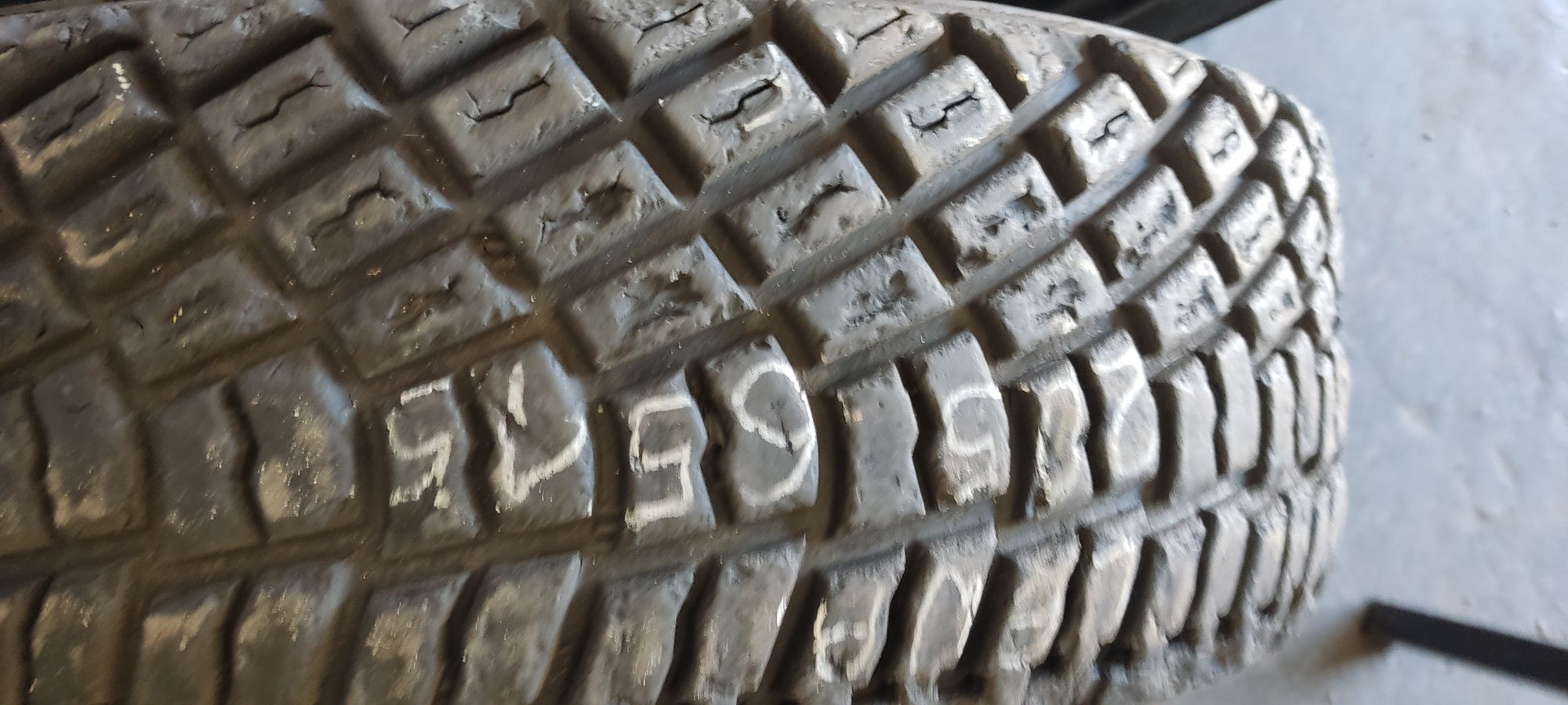 Szutrowe 205 65r15 MRF ZG2