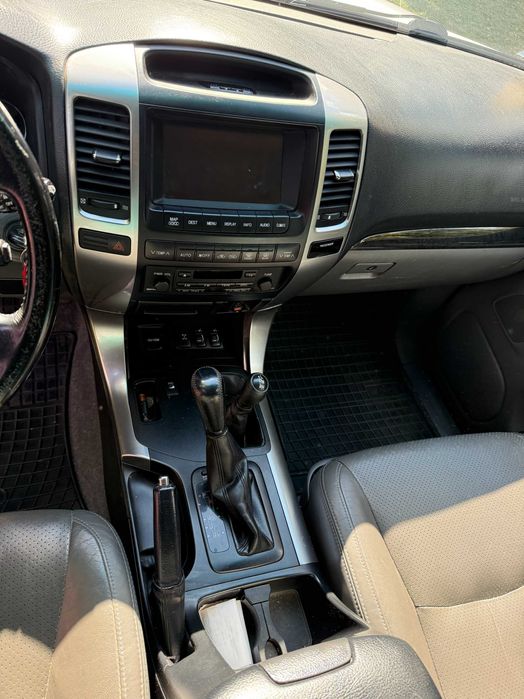 Toyota Land Cruiser KDJ-120, 8 Lugares, Automatica, Ano 2008