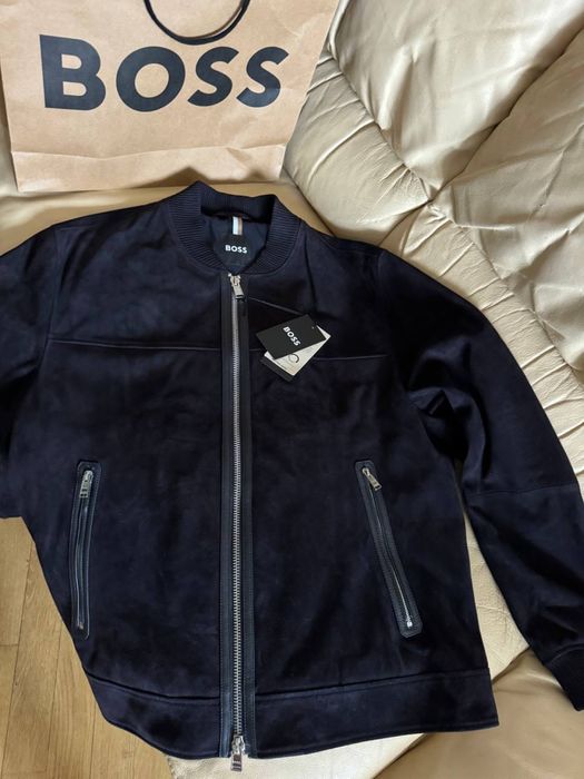 Замшевая куртка Boss с кожаными вставками