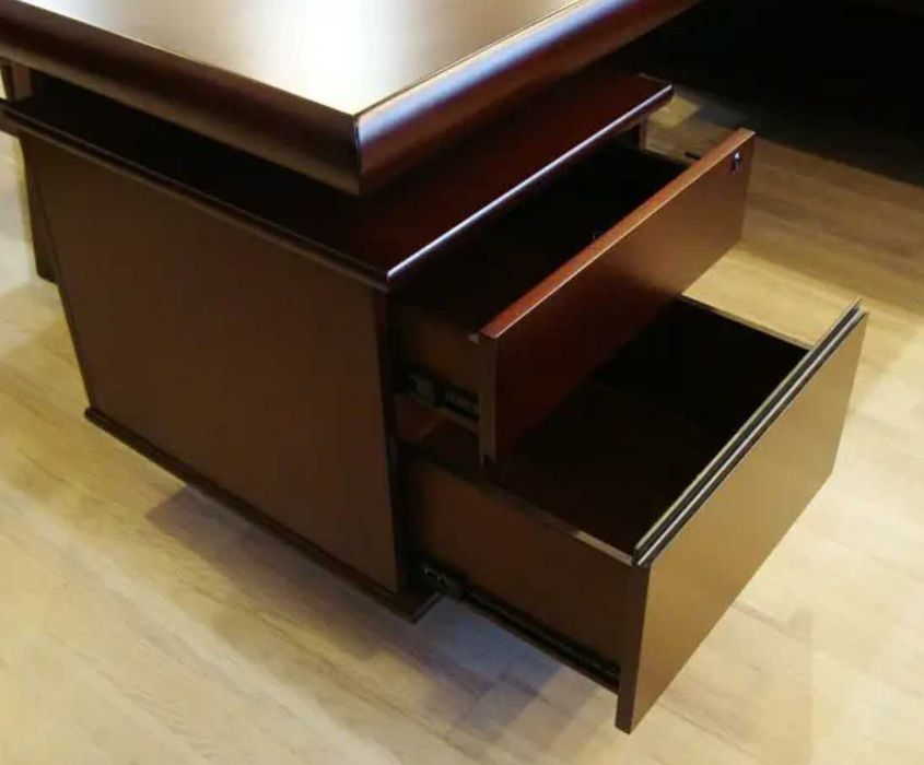 Елітний офісний комплект - стіл з тумбами та дві шафи