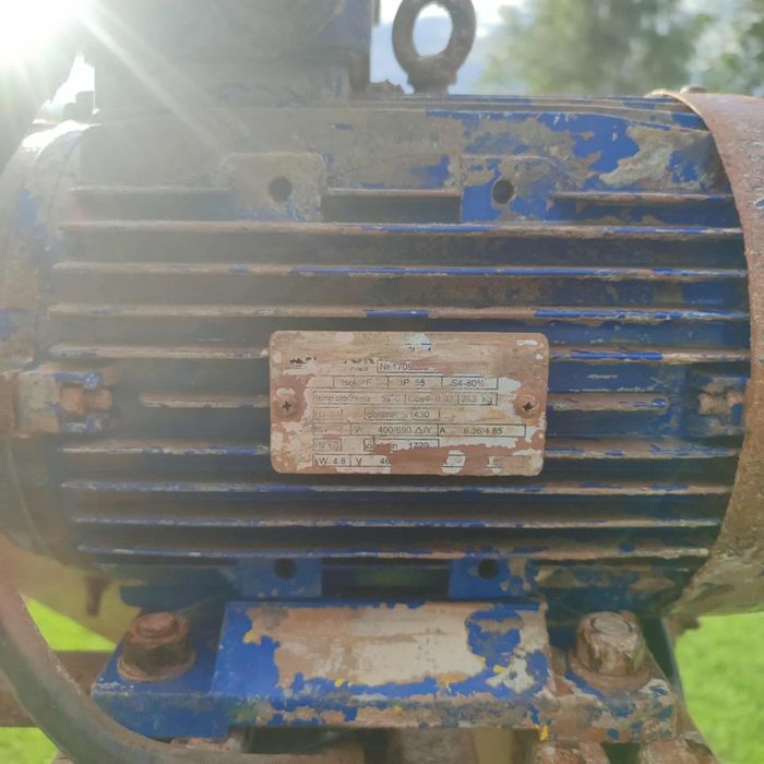 Maszyna do cięcia pustaków.