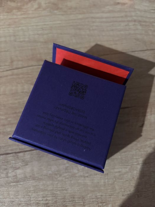 Pierścionek marki Berries z kamienia modny