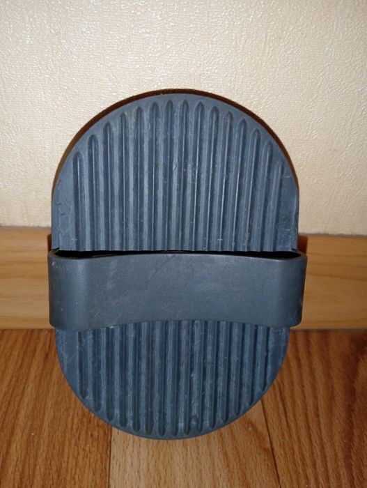 Щетка Trixie массажная 9х13см