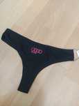 Czarne stringi audi różowe logo