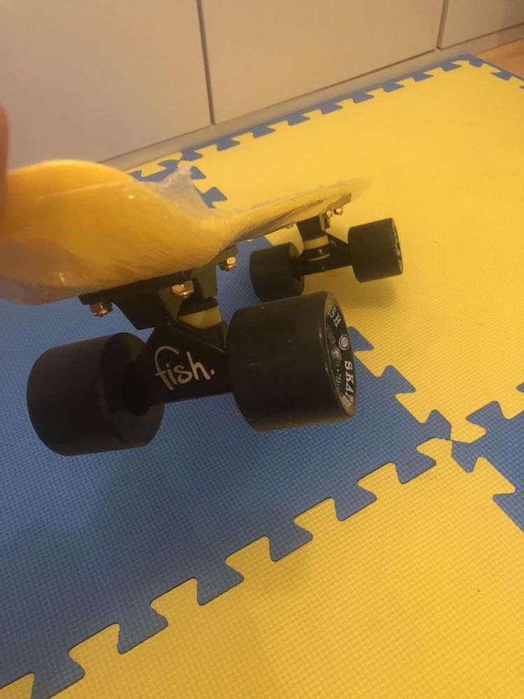 Fiszka premium Fish Skateboards yellow bee