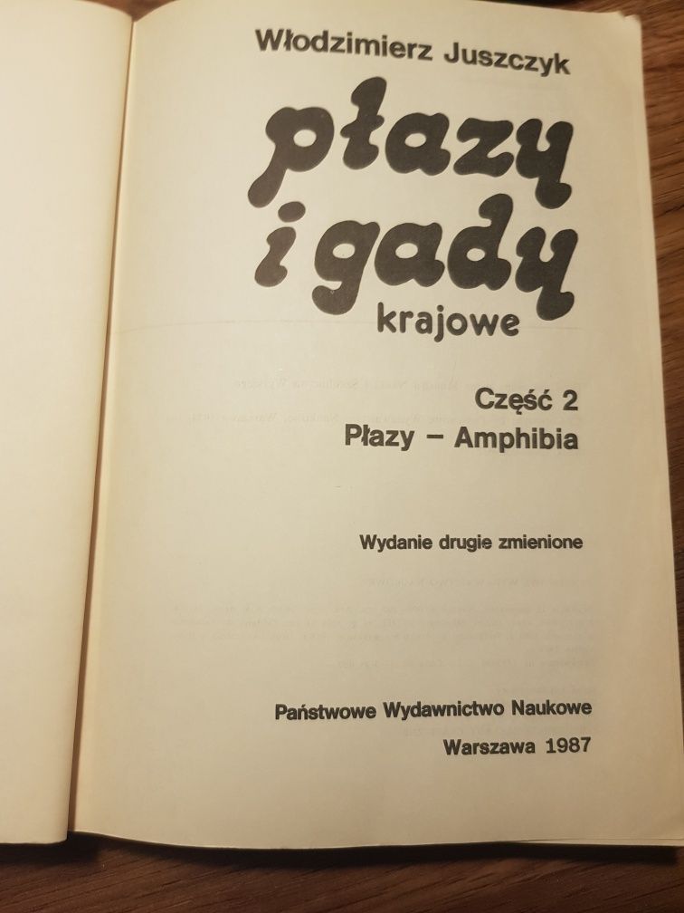 Książka podrecznik " Płazy i gady krajowe", W. Juszczyk, stare prl