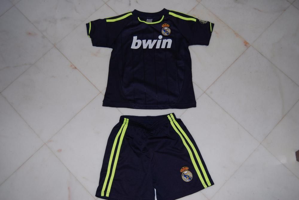 Equipamento Real Madrid 4 anos