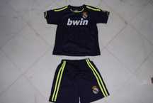 Equipamento Real Madrid 4 anos