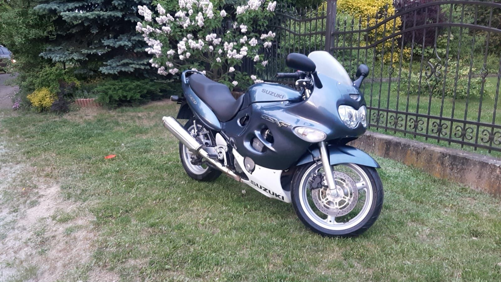 Suzuki GSX 750 F