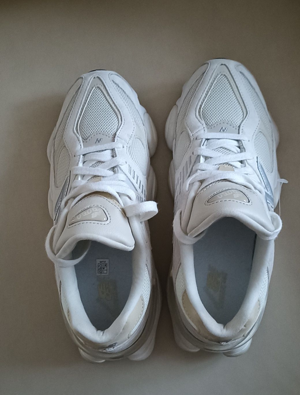 New balance 9060