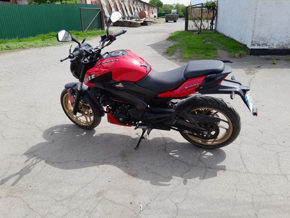 Мотоцикл Bajaj Dominar 400