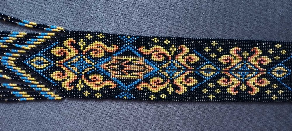 Гердан ручної роботи в етнічному стилі