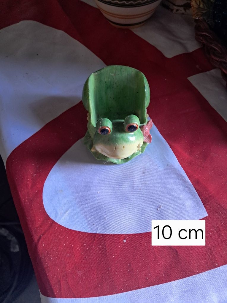Sapinho em ceramica