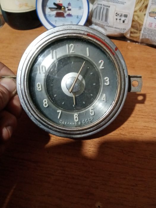 Продам авто часы Газ 21