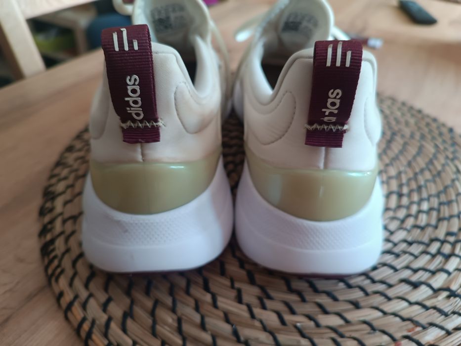 Adidas damskie stan idealny 40.5