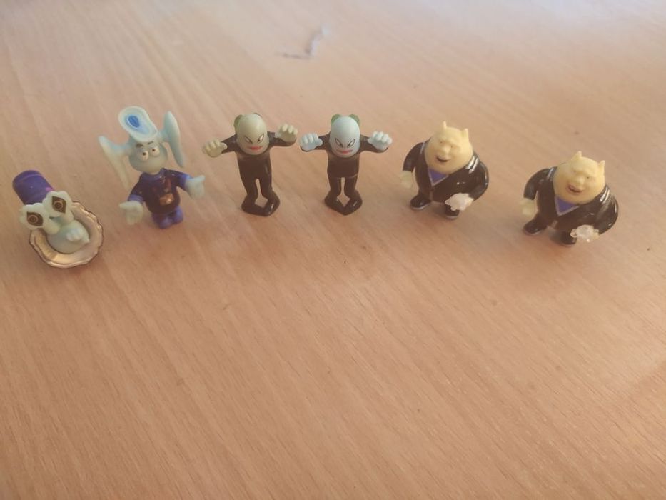 Игрушки из киндер сюрпризов