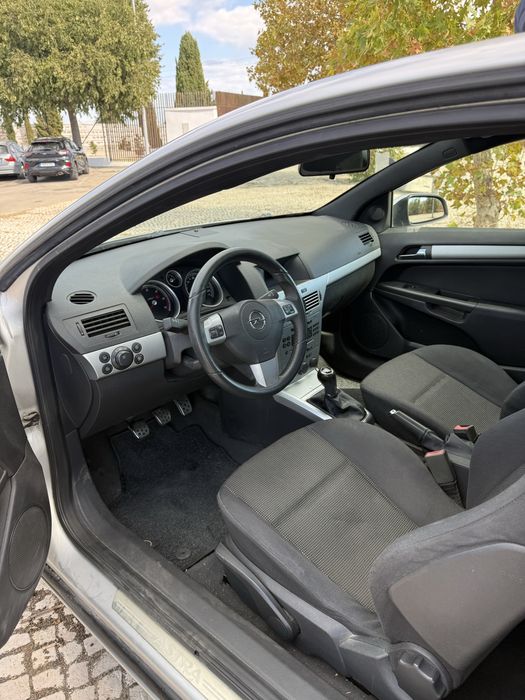 Opel ASTRA GTC 1.3 CDTi