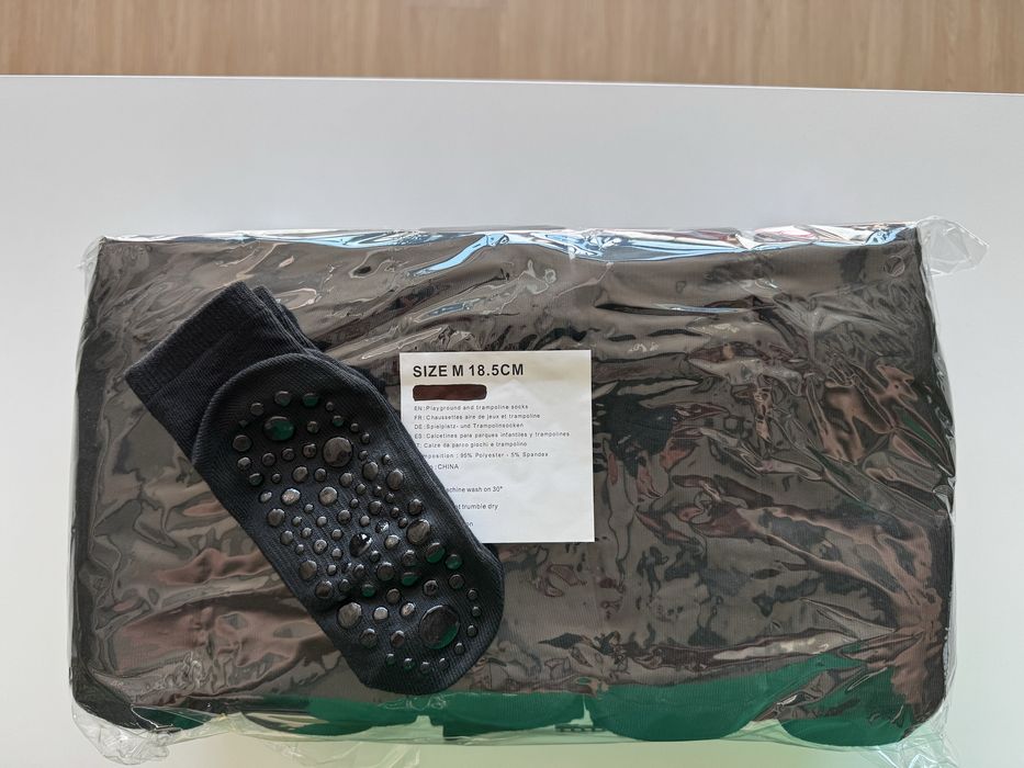 Meias anti derrapantes 50 pares min