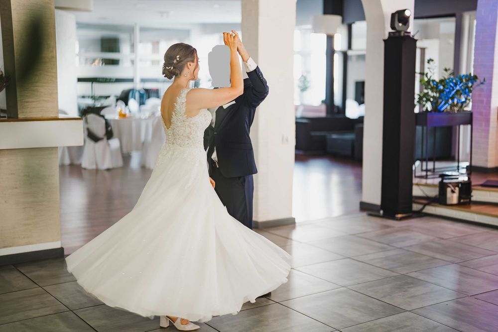 Suknia ślubna r. 38 klasyczna litera A