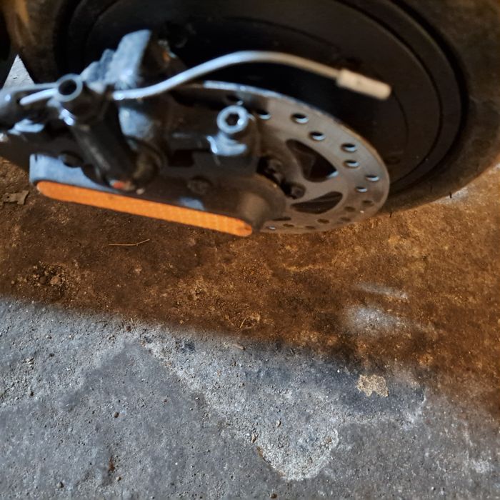 Sprzedam hulajnoga elektryczna,+druga hulajnoga elektryczna gratis.