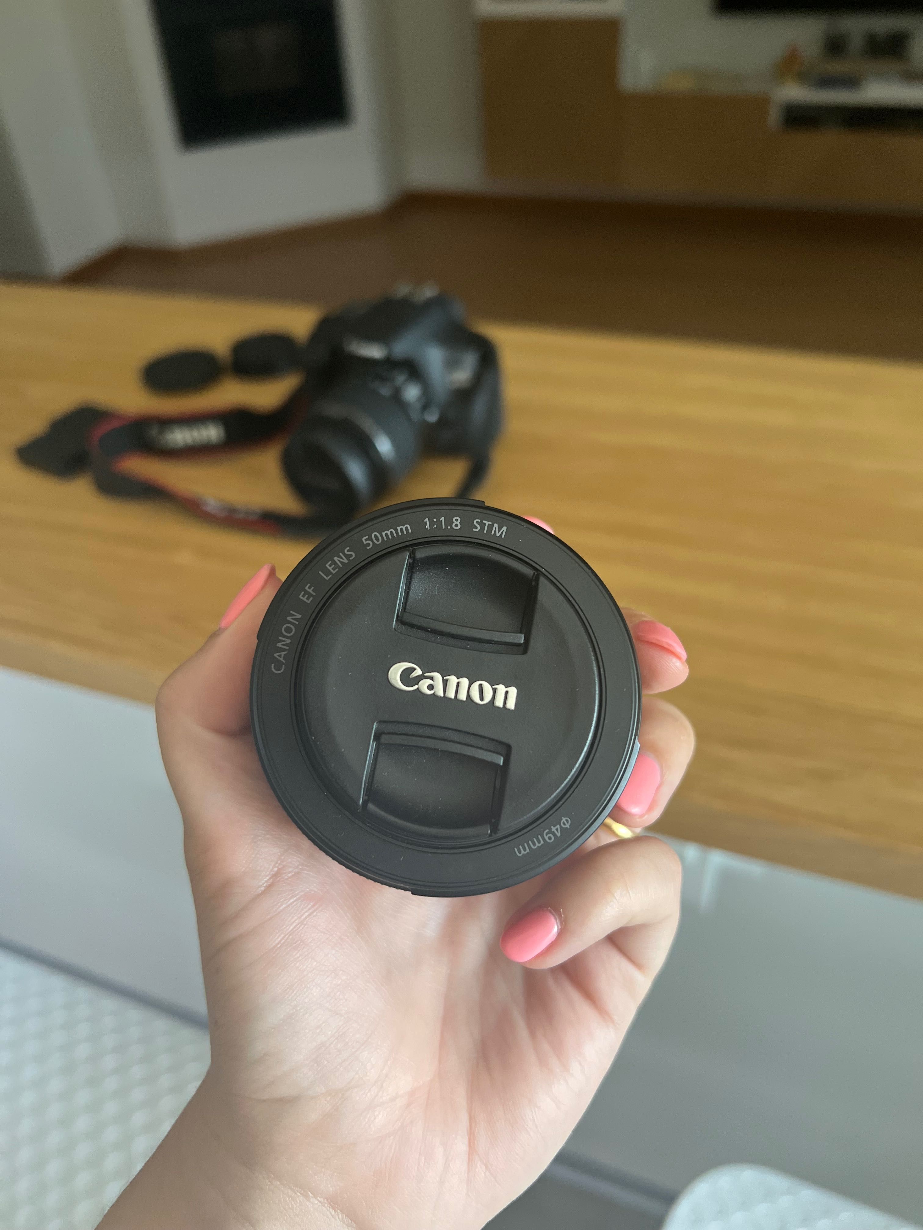 Canon 2000D com lente 18-55 e lente 50mm