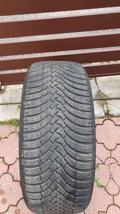 Opony Falken Eurowinter Hs01 245/45R19