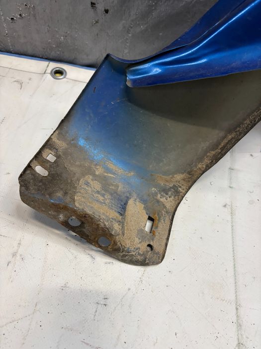 Błotnik Lewy Przód Ford Focus Mk2 Przedlift K: G3