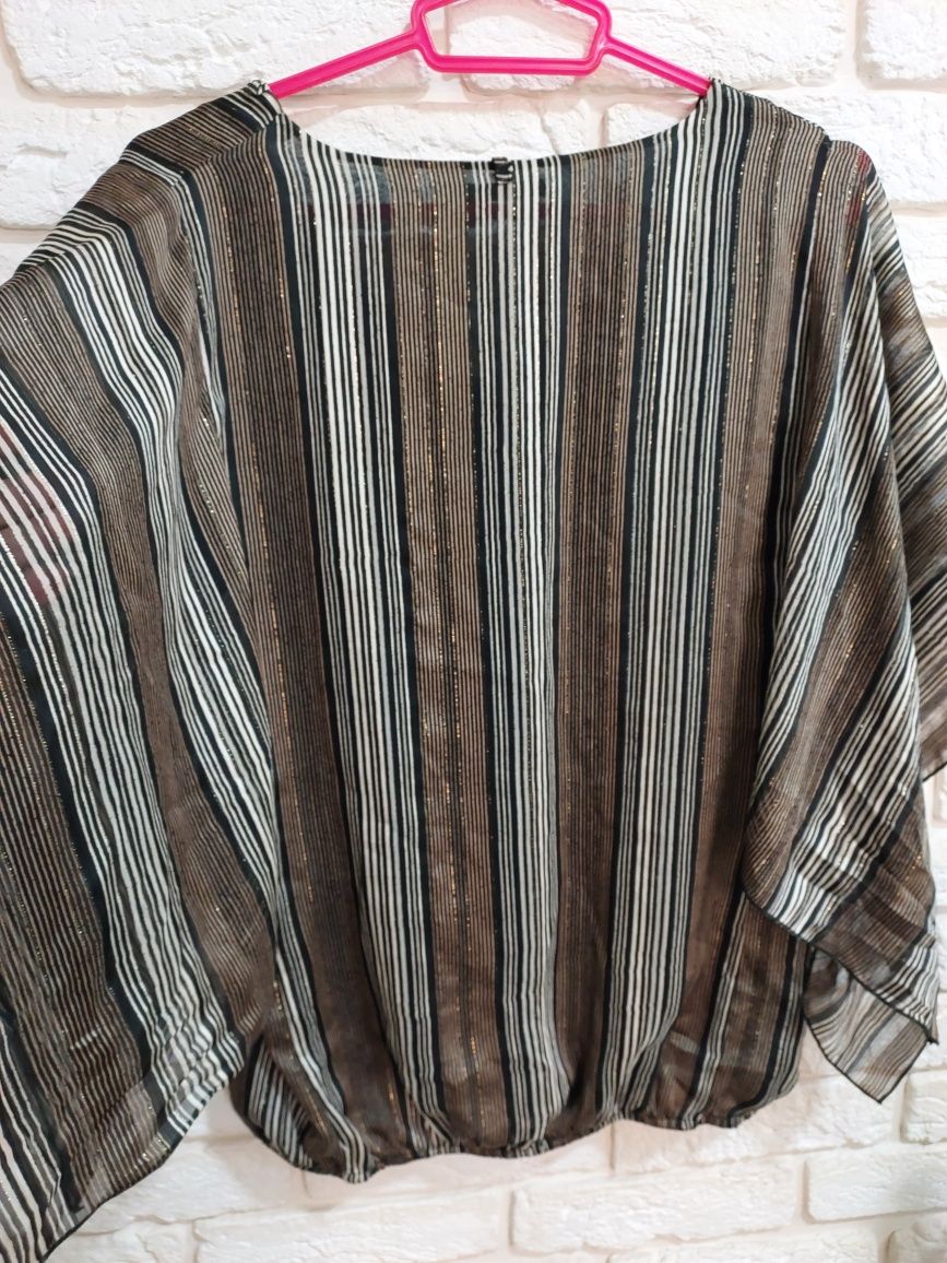 Блуза з легкої тканини з підкадкою