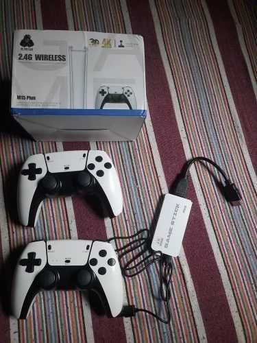 Ігрова приставка про версії з 20000 іграми та двума геймпадами