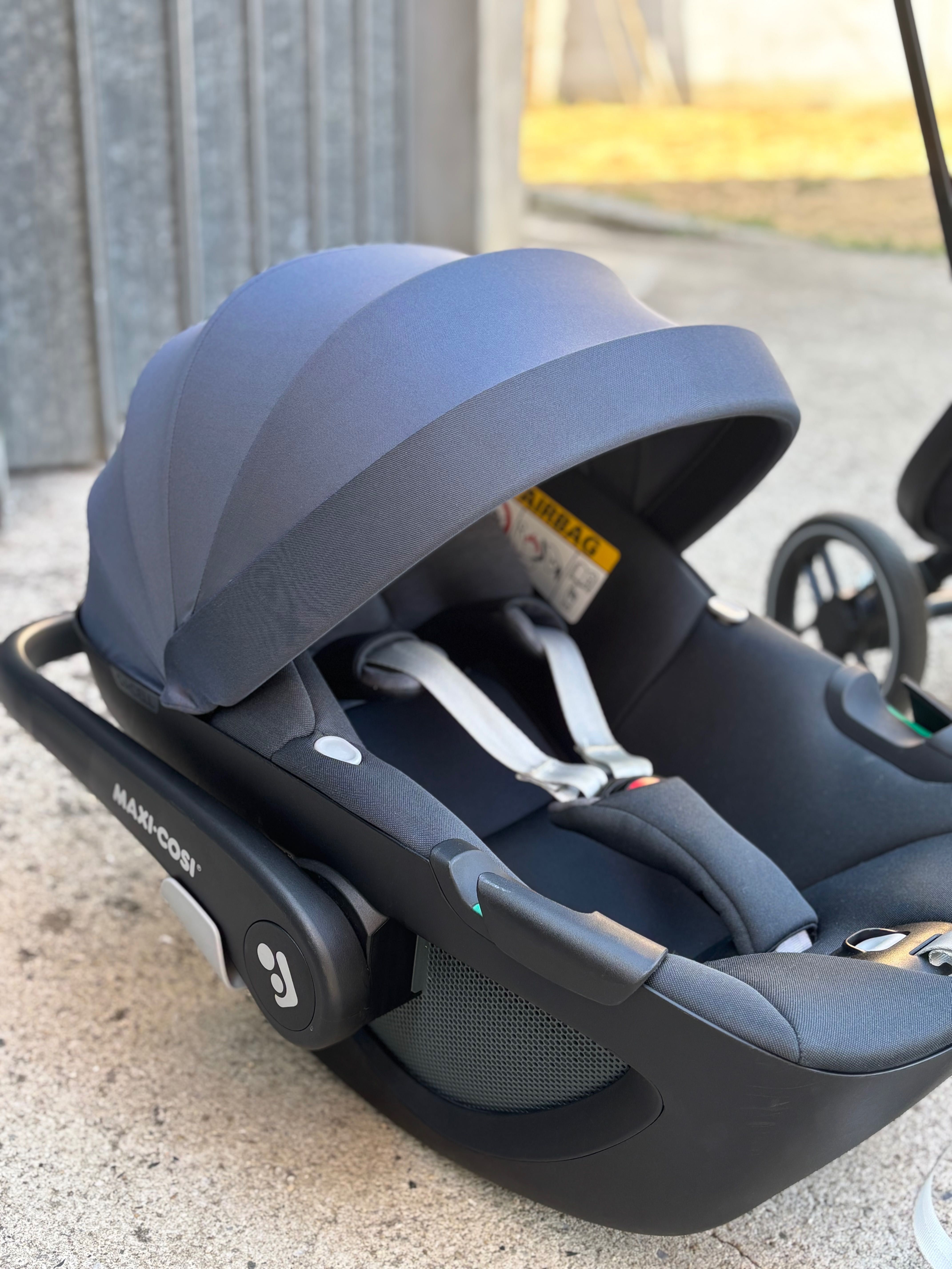 Carrinho de bebé Maxi Cosi (Leona 2)