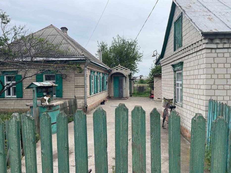 Продам добротний будинок в Підгородному