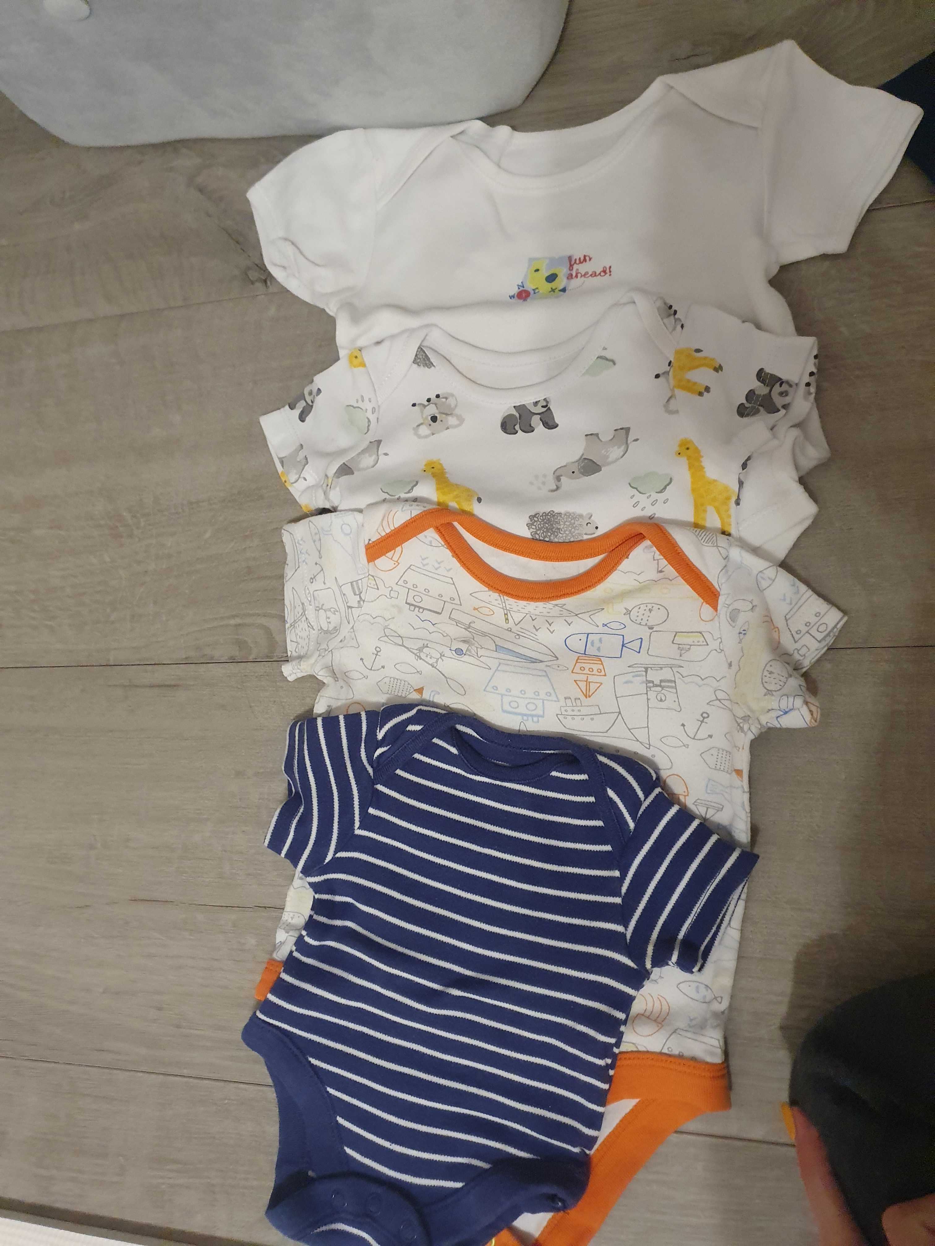 Zestaw chłopięcych ciuszków r 68 wyprawka dresy newbie body