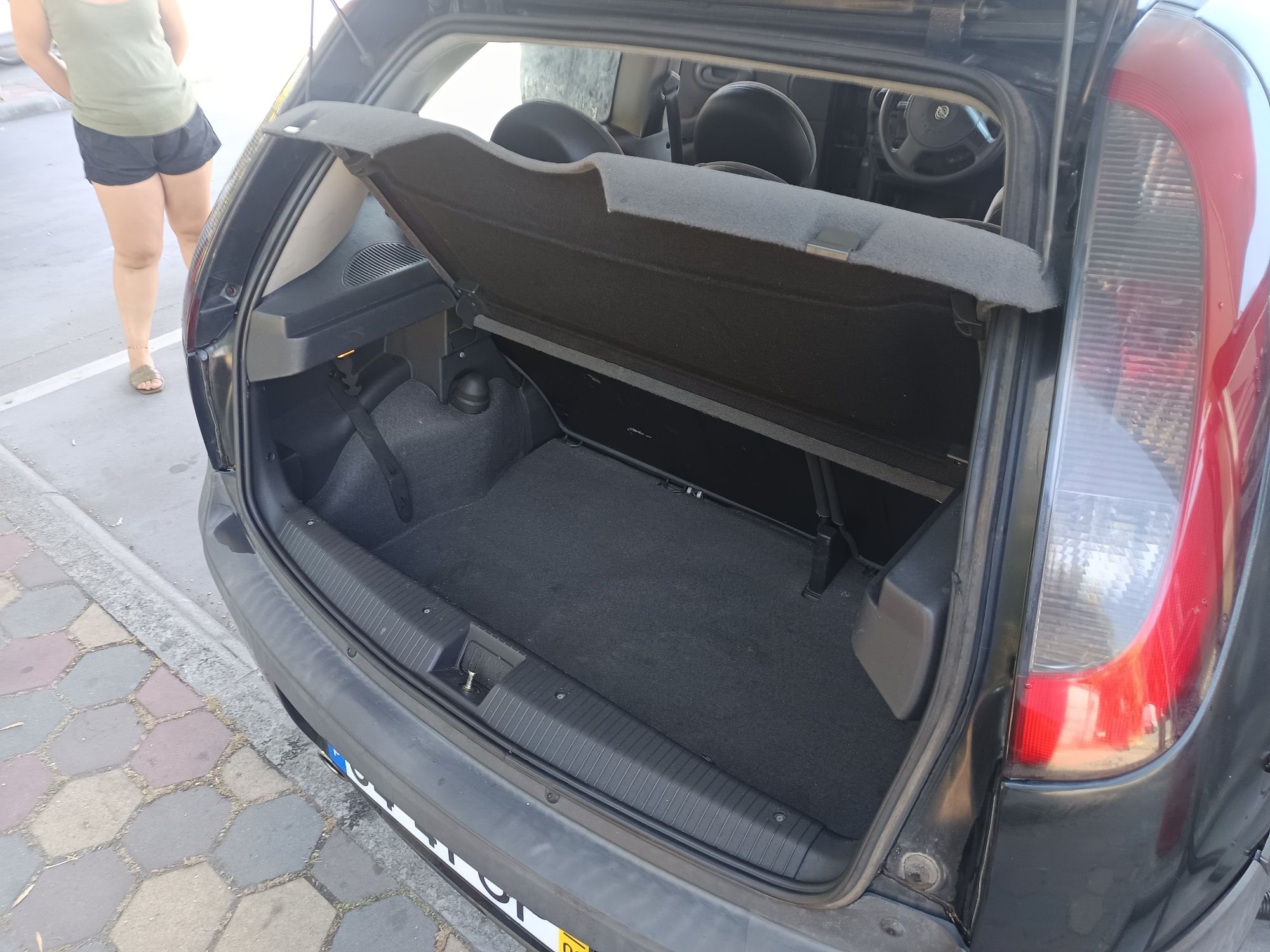 Troco por carro maior do mesmo ano pelo menos 2003