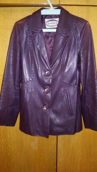 Пиджак кожаный женский