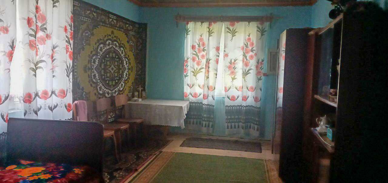 Будинок, дача під горами, 25 соток + 1,75 га поля, є документи