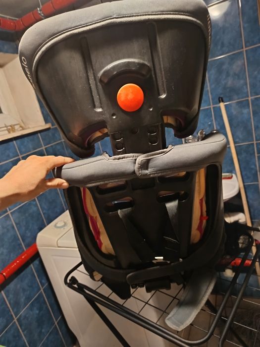 Fotelik samochodowy Lionelo Levi