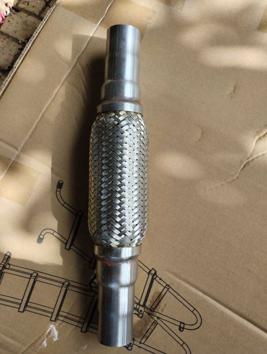 Tubo flexível de escape universal