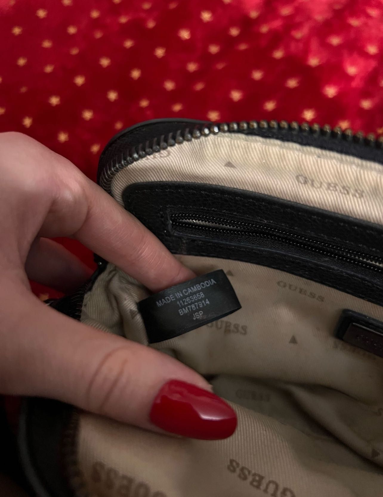 Сумка  крос-боді GUESS Noelle Quatto G
Camera Crossbody оригінал