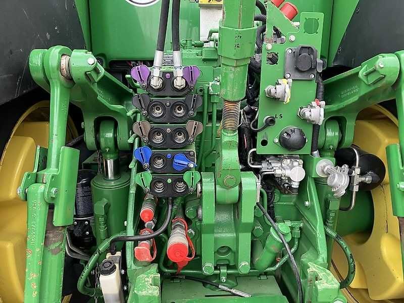 Трактор John Deere 8345R