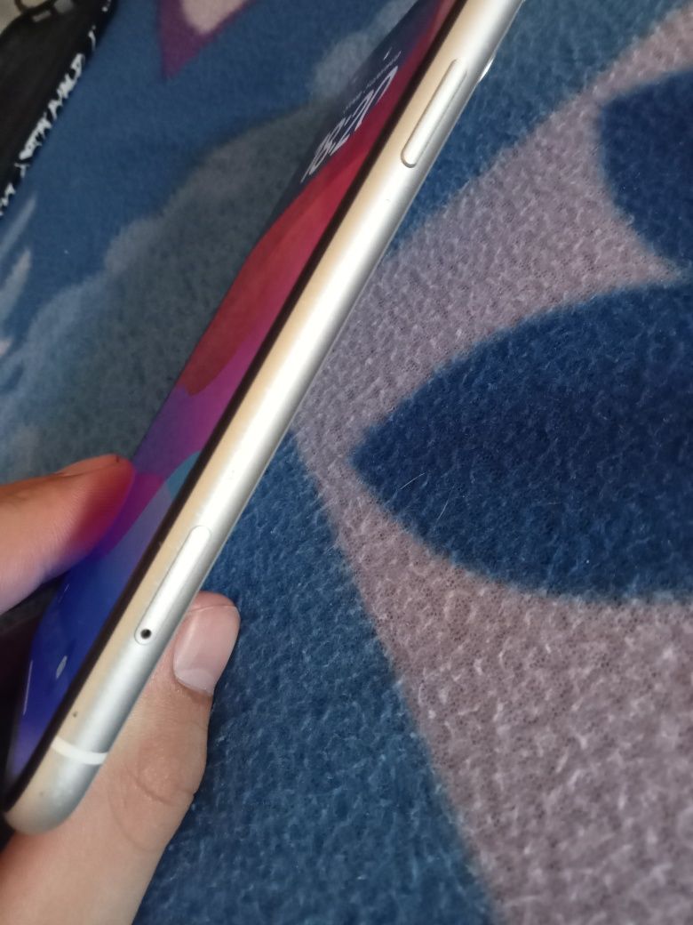iPhone 11 w idealnym stanie