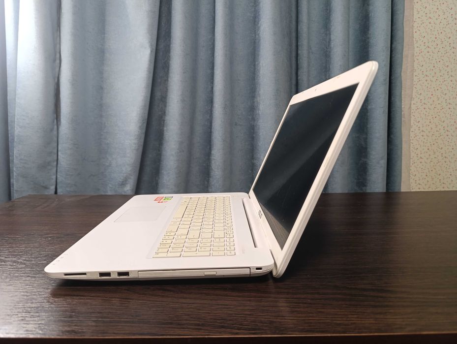 Ноутбук ASUS X756UQ