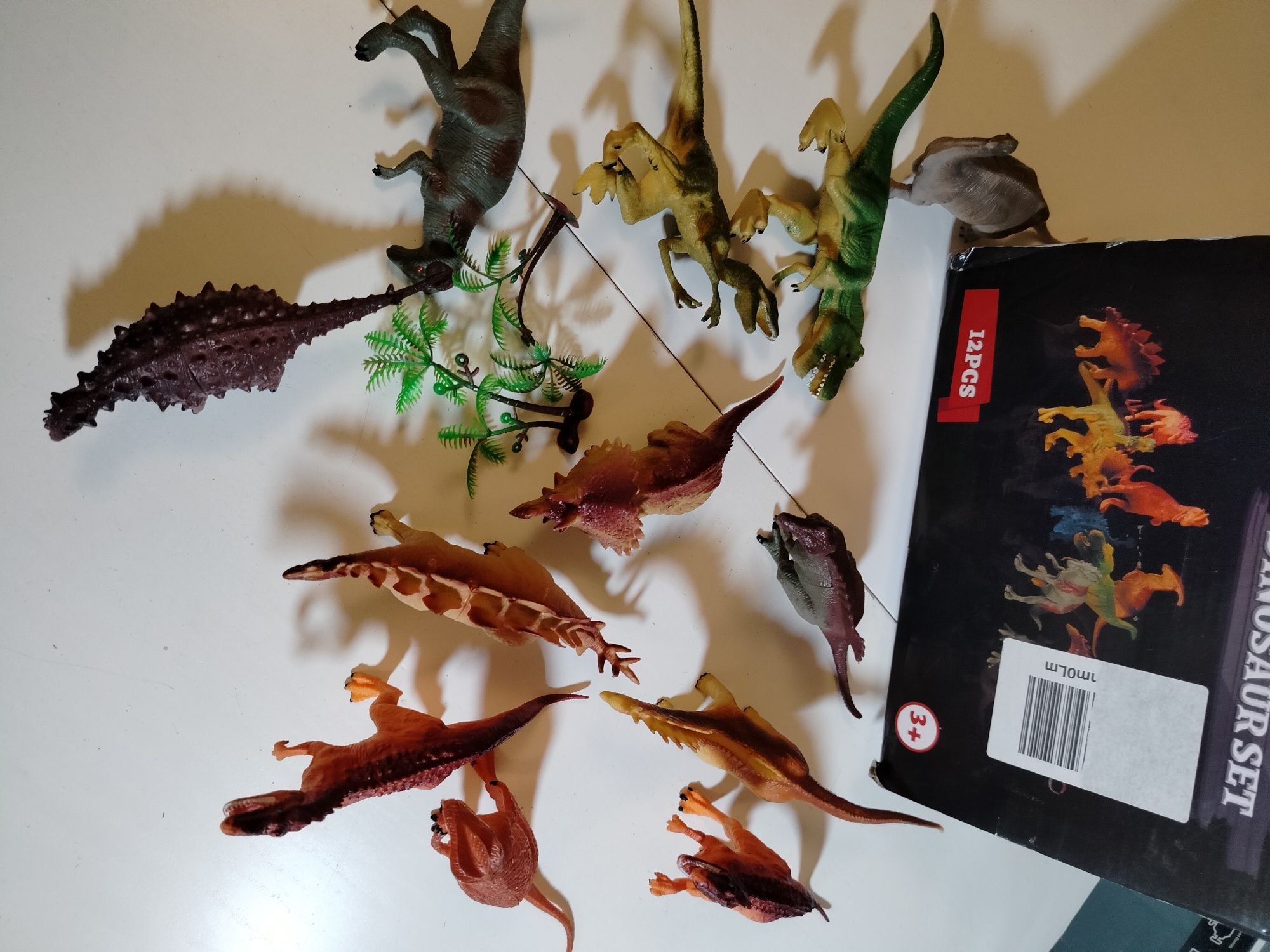 Figurki dinozaury 12szt