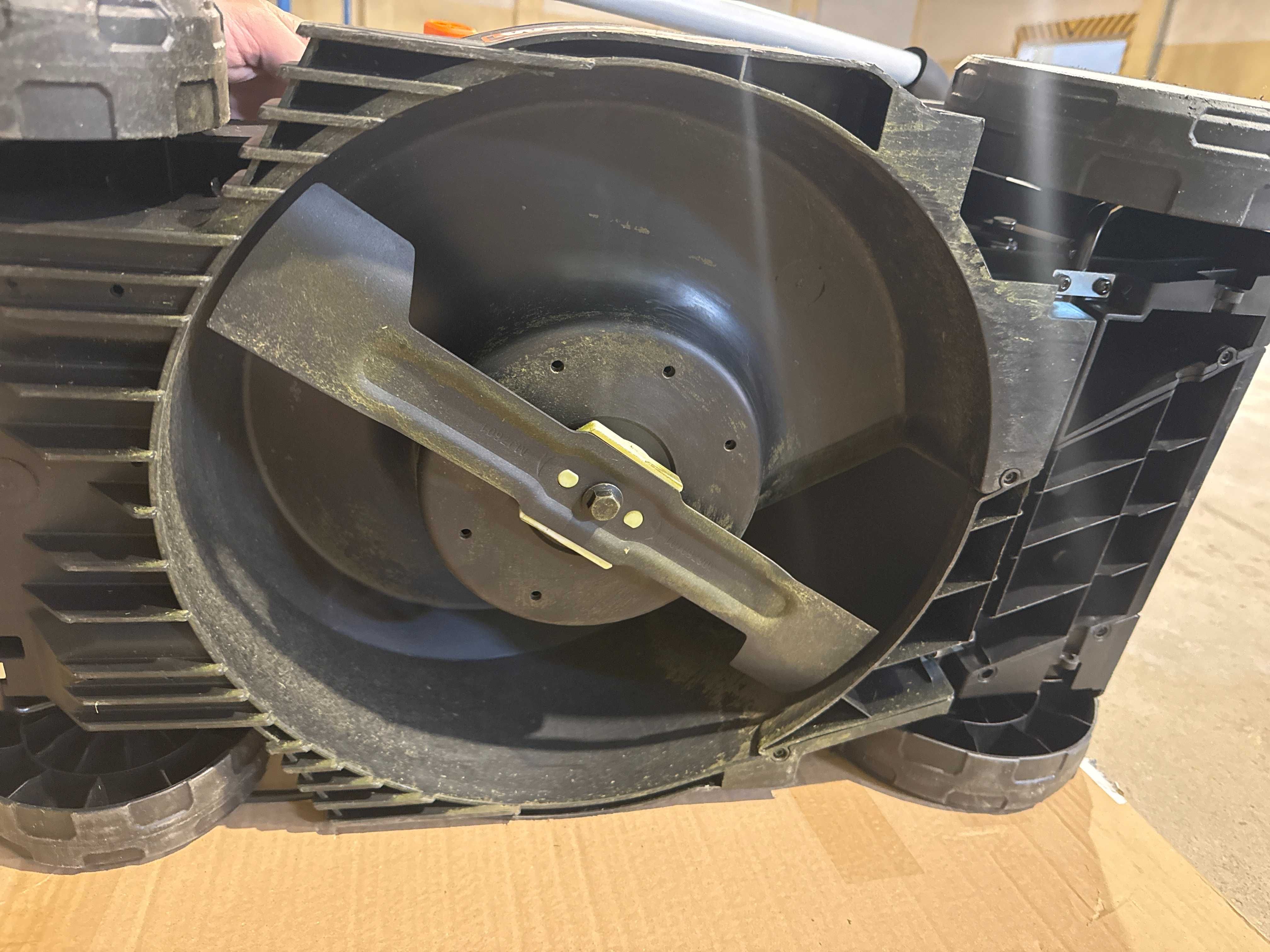 Kosiarka Worx WG737E + dmuchawa WG583E