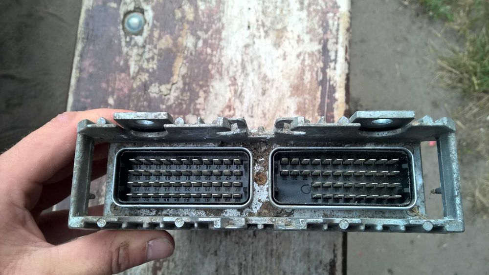 Moduł sterownik komputer silnika Mercedes w124 2.2b m111