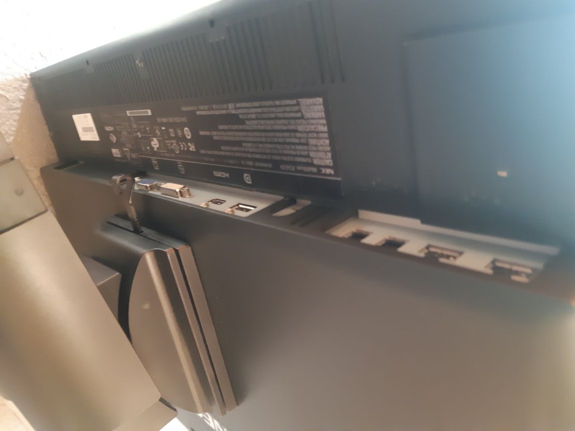NEC monitor multisync P242W