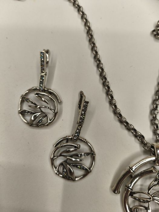 Гарний набір біжутерії