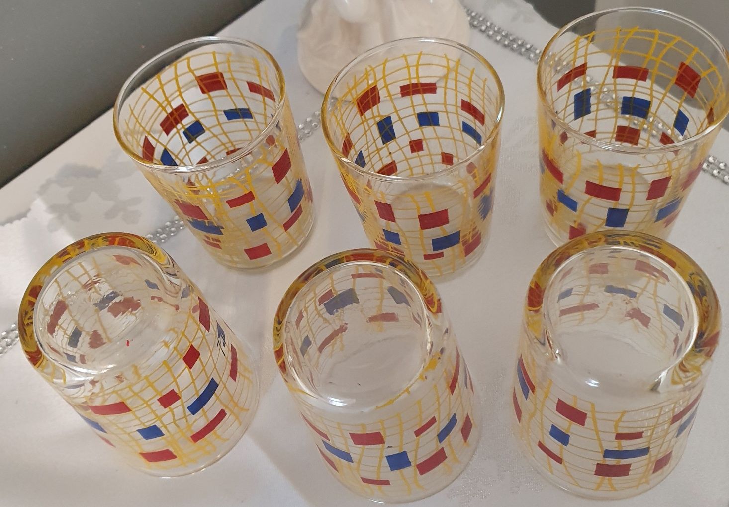 Komplet 6szt.  Kolorowe pięknie wykonanych szklanek z okresu PRL
