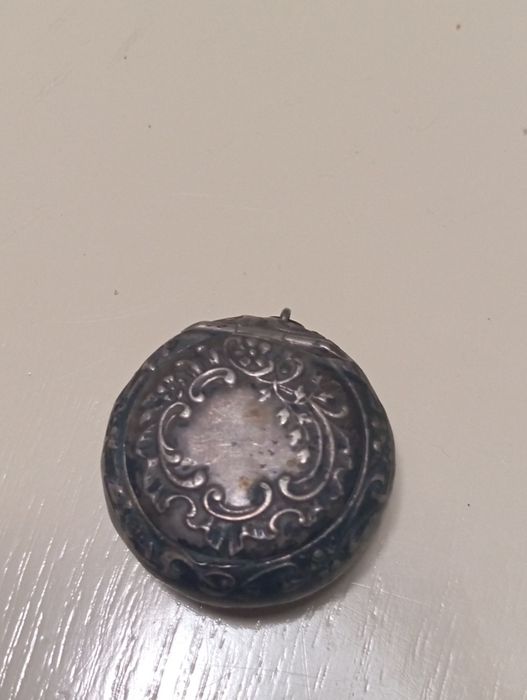 Продам серебряну пудрицю 800 проба