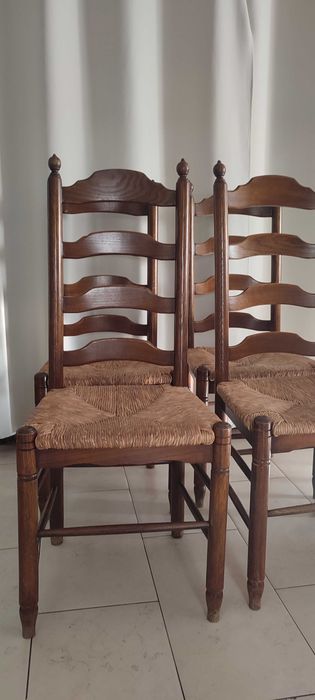 Sprzedam stół z 8 krzesłami – rozkładany, solidny zestaw jadalniany